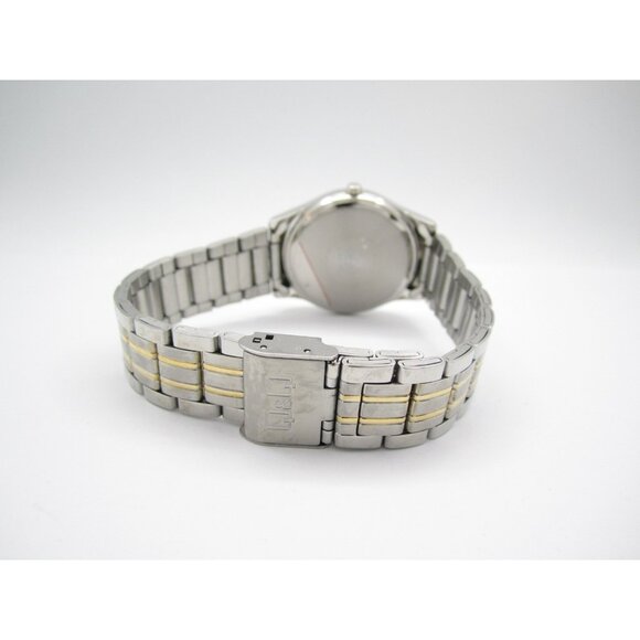 Men Q&Q by Citizen Quartz WR Analog 34mm Round Watch (I34) "New Battery" - Picture 11 of 12